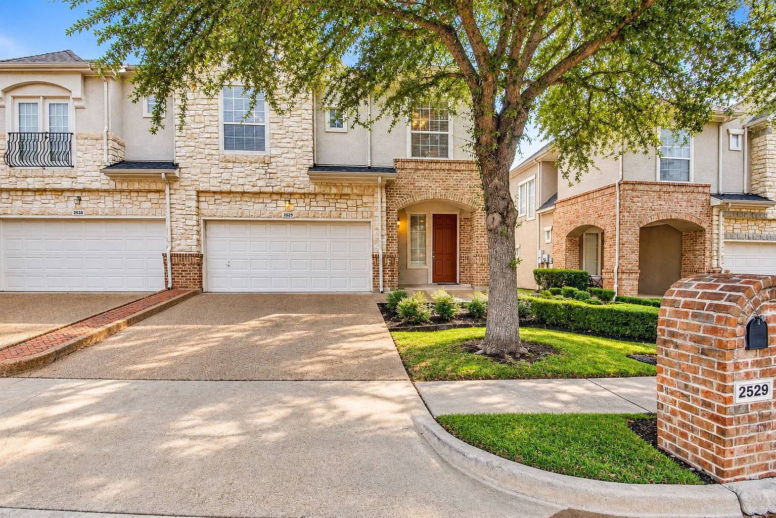 3 bed, 2.5 bath, 1738 sqft, $2,800 — Photo 1