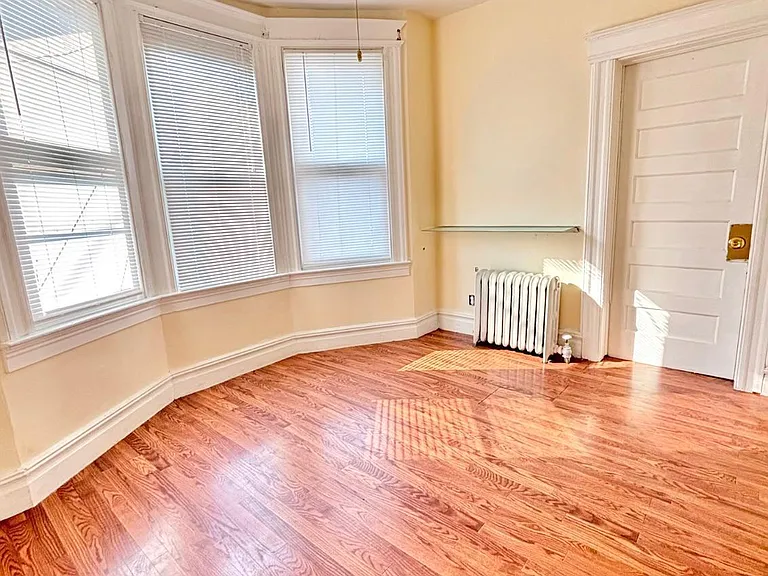 32 Harrison Ave — Photo 16