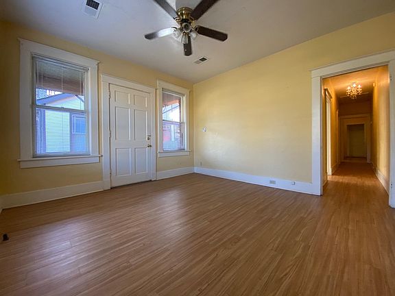 3rd image of 829 Maury St