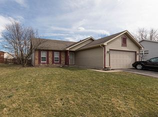 607 Hiawatha Dr, Carol Stream, IL 60188