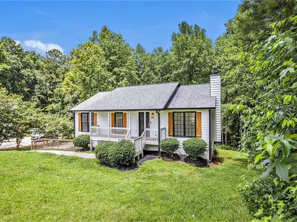 129 Fawn Trl, Hiram, GA 30141