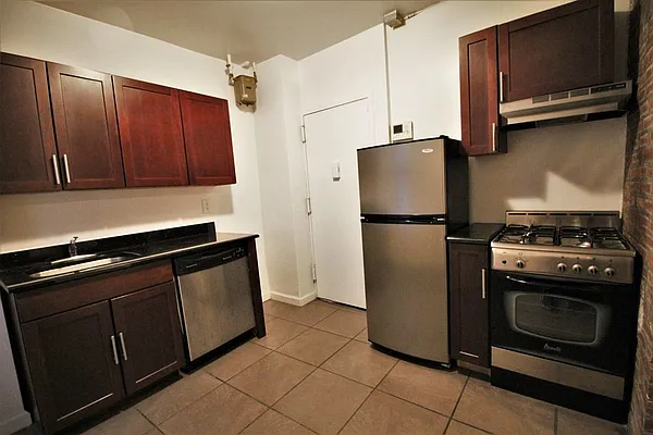 Rented by REAL New York | media 24