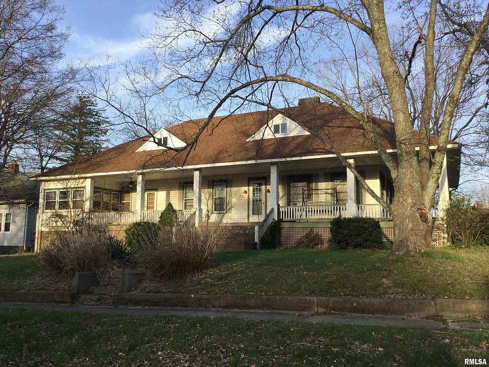 1st image of 300 W Spring St