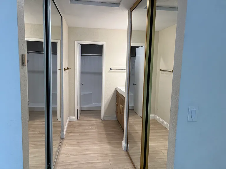 5410 Makati Cir — Photo 10