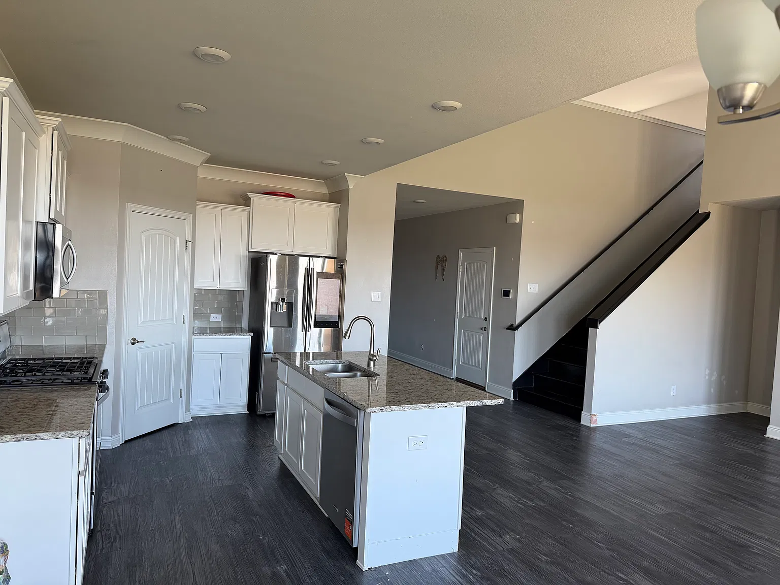 4 bed, 2462 sqft, $3,250 — Photo 3