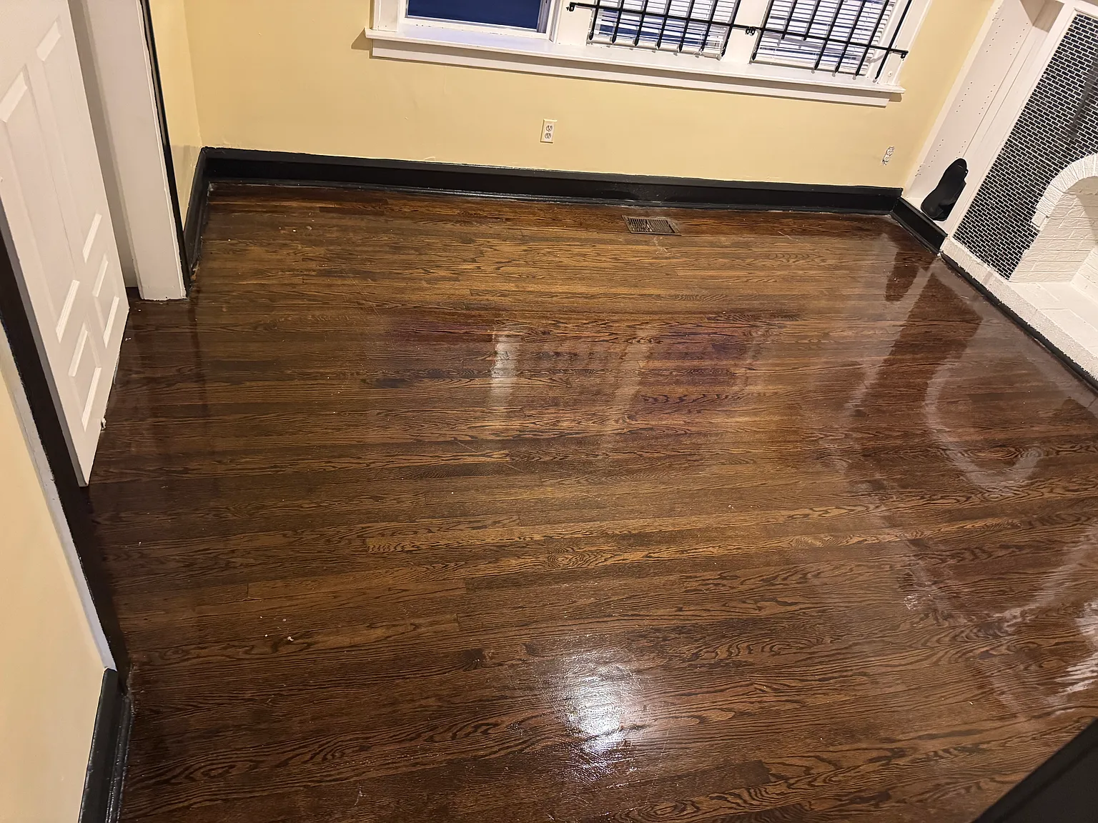 5 bed, 1200 sqft, $2,200 — Photo 1