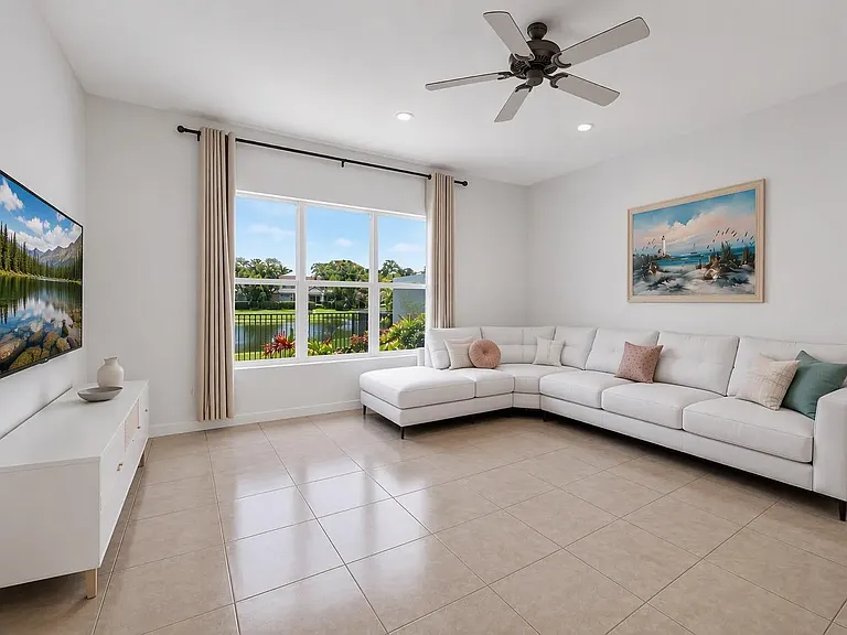 143 Isle Verde Way — Photo 8