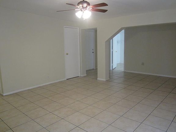 2nd image of 1924 Palma Vista Ave