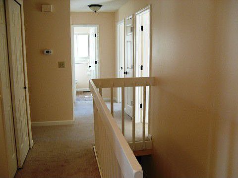 Hallway to 3 bed rooms