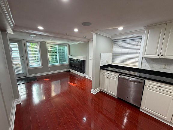 2nd image of 4585 Commercial St