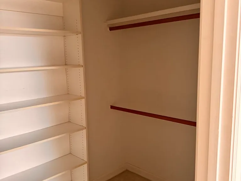 Closet master bedroom