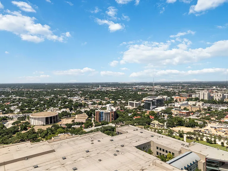 610 E Market St #2915 — Photo 30