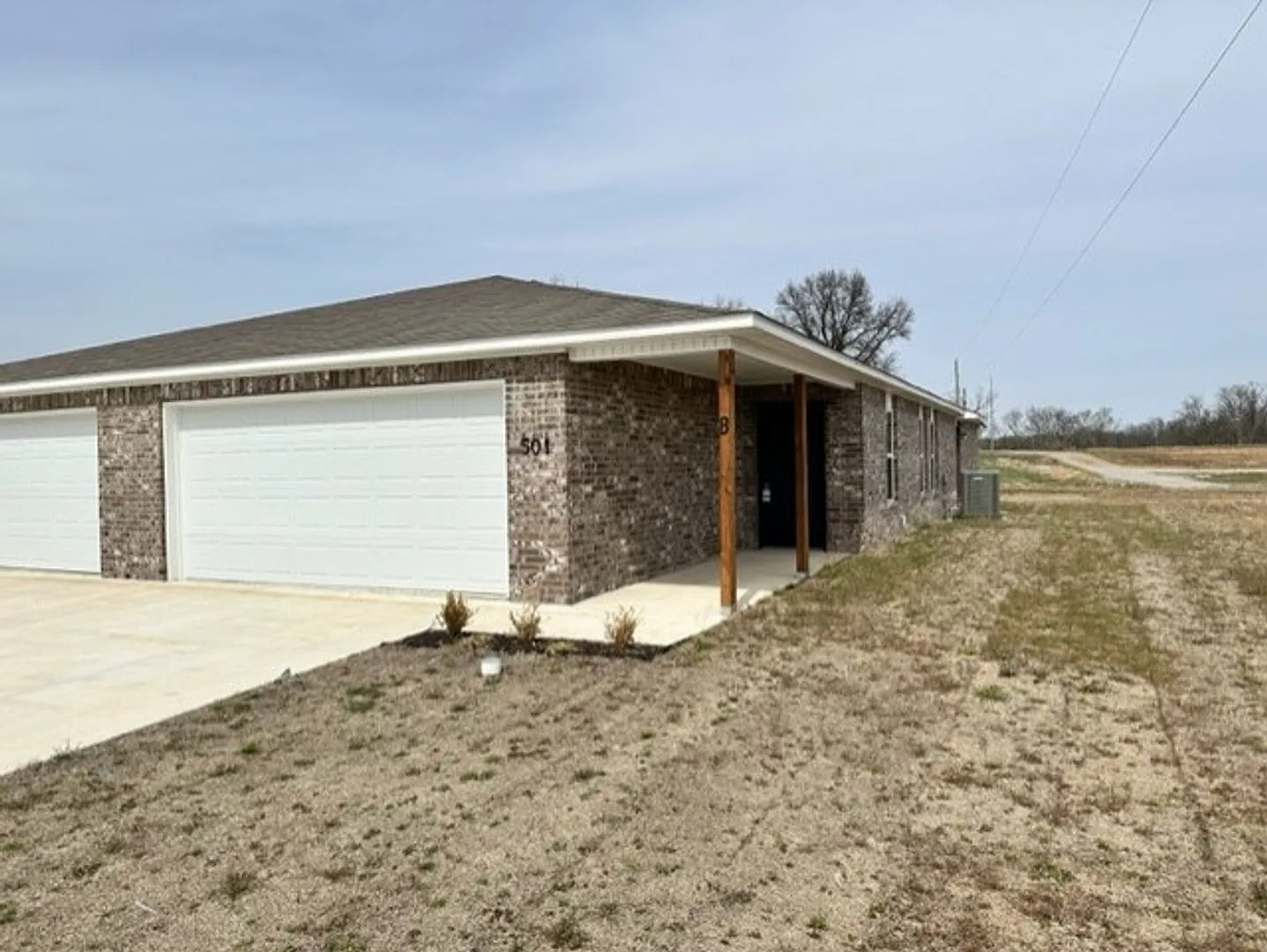 Pre-Leasing Now! Spacious 3-Bedroom, 2-Bathroom Duplex in Lawlis Ranch with Full-Service Lawn Car... — Photo 3