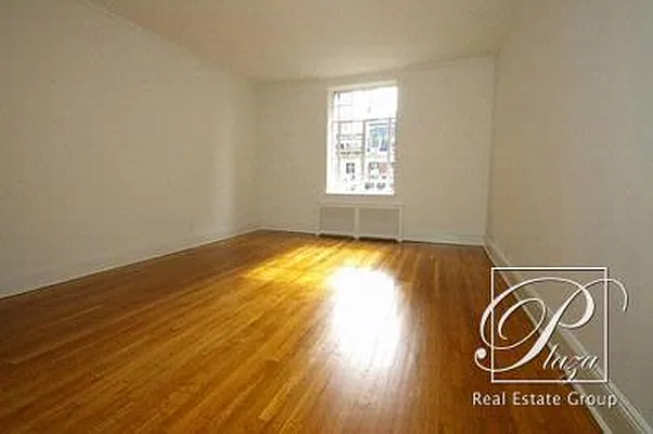 Rented by Plaza Real Estate Group | media 27