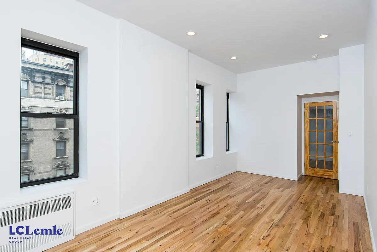 Building Photo - 1361 Lexington Ave #3F