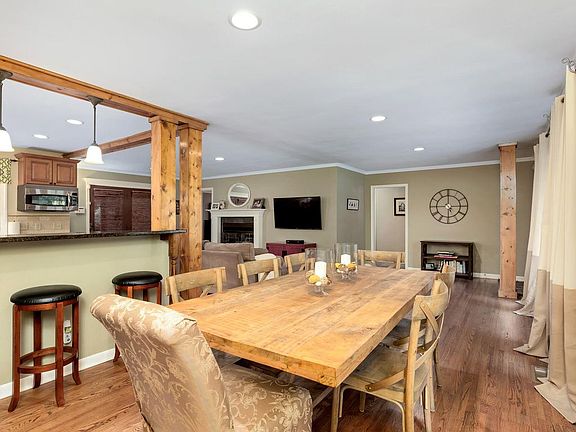 5th image of 984 Davidson Dr
