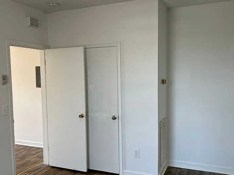55 W Washington St — Photo 8