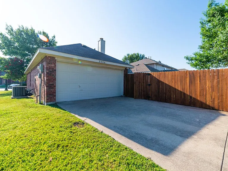 3404 Almond Ln — Photo 13