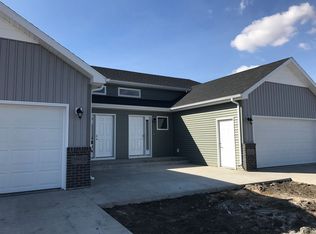 5933 58th St S, Fargo, ND