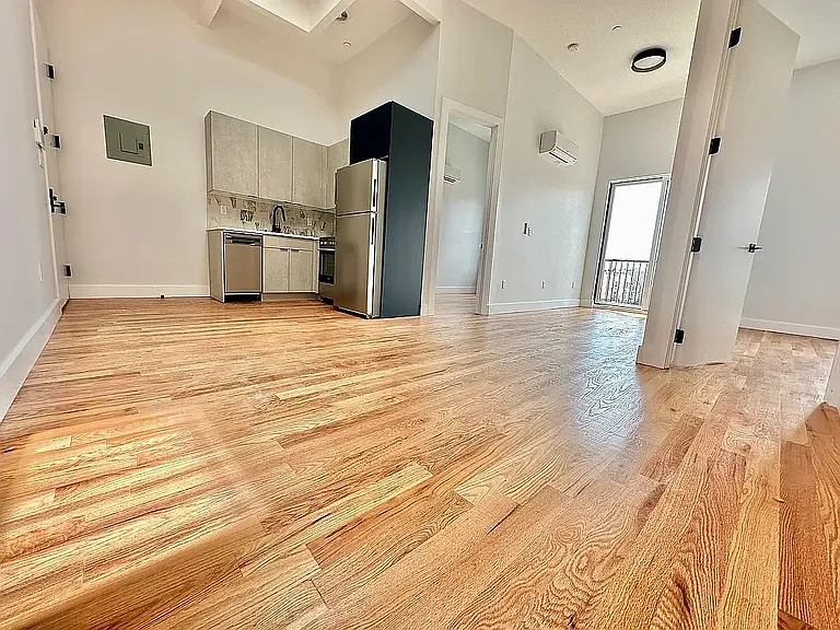 959 Metropolitan Ave #3B — Photo 12