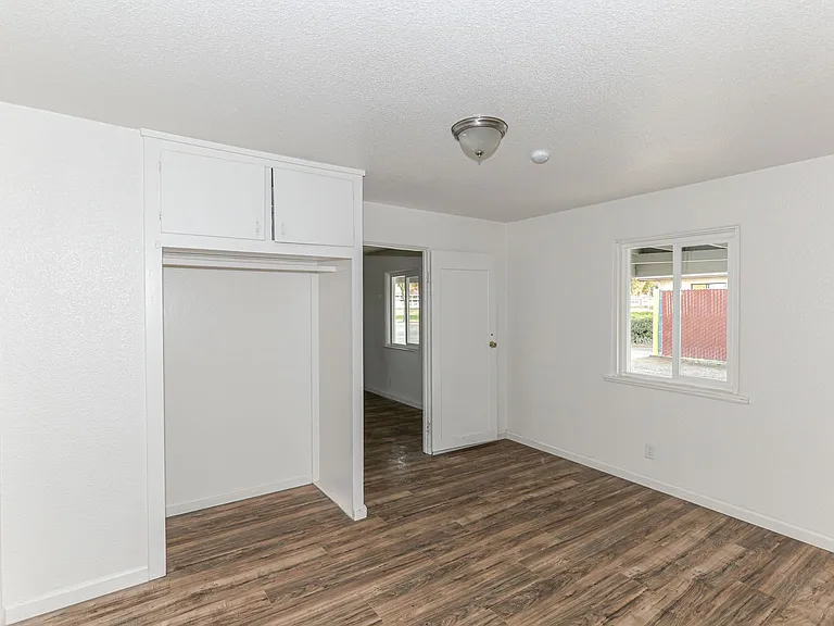 147 N Parsons Ave — Photo 3