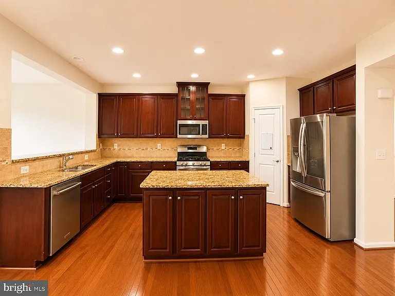 22605 Winding Woods Way — Photo 16