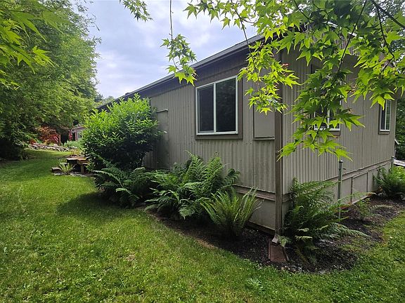 5th image of 2284 Yew Street #K3