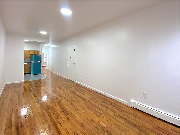 4th image of 156 E 109th St APT 1