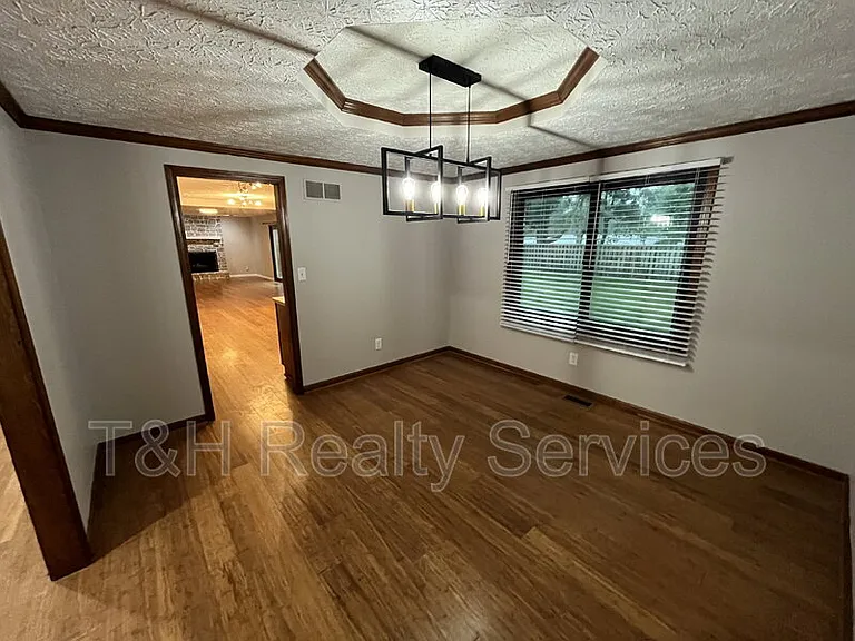 233 Boulder Ct — Photo 10