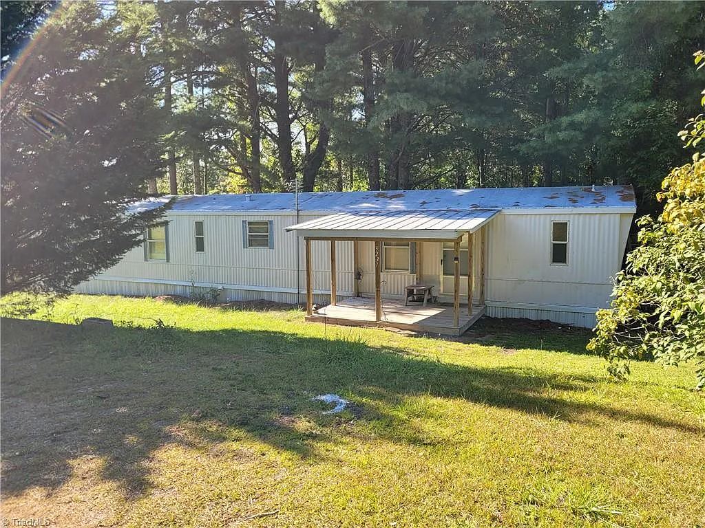 3237 Mountain View Rd photo 1
