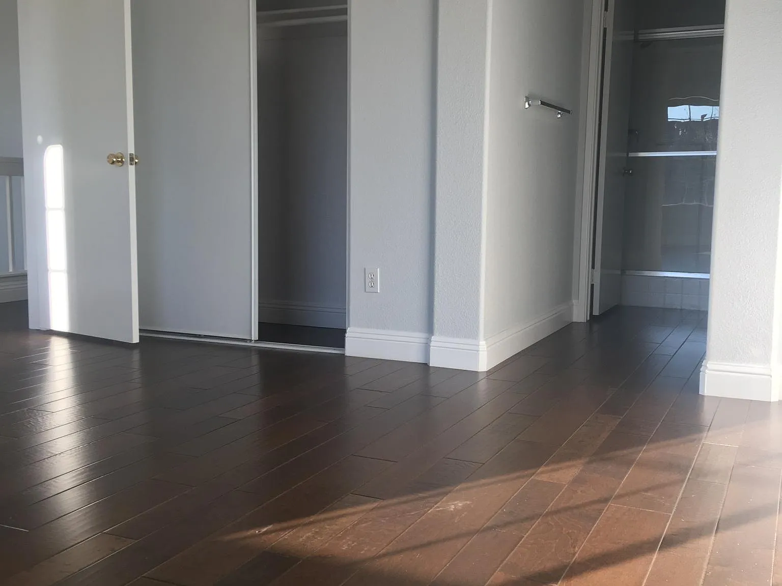 3 bed, 2.5 bath, 1390 sqft, $4,500 — Photo 3