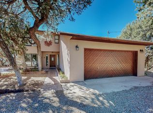 10 La Vuelta Rd, Tijeras, NM 87059