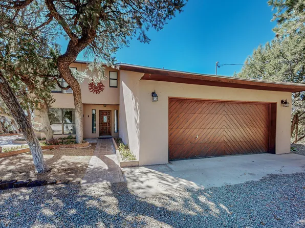 10 La Vuelta Rd, Tijeras, NM 87059