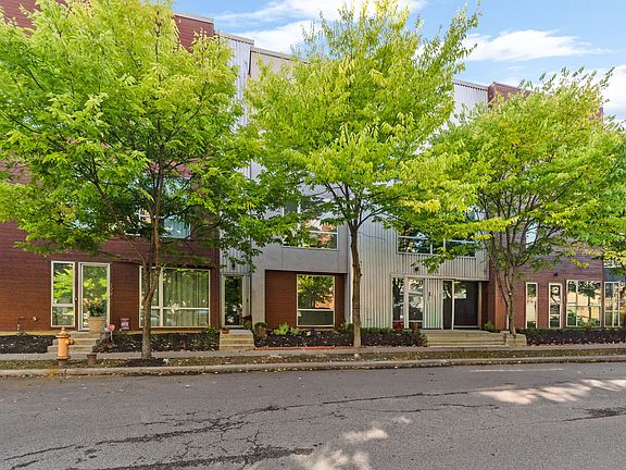 3rd image of 801 N 6th St