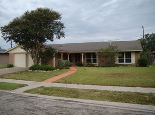 450 Poenisch Dr, Corpus Christi, TX 78412