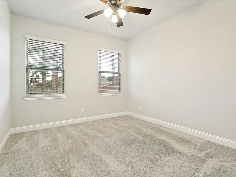2209 Zenith Ave — Photo 21