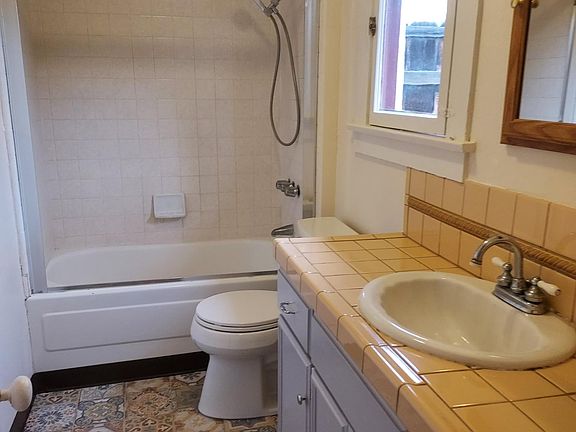 5th image of 4061 Alabama St