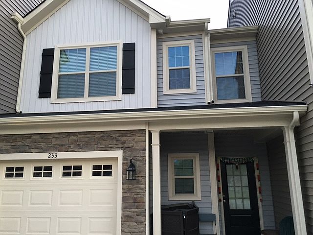 1st image of 233 Beaconwood Ln