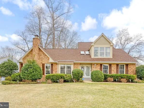 7927 Oak Hollow Ln, Fairfax Station, VA 22039