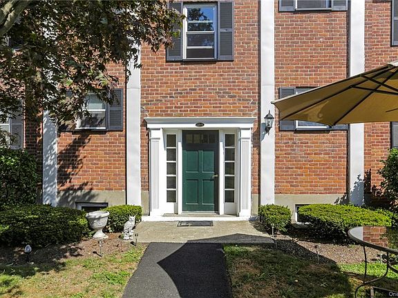 2nd image of 123-6 S Highland Ave #6B