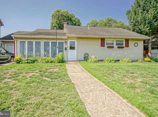 8 Rose Ave, Maple Shade, NJ 08052