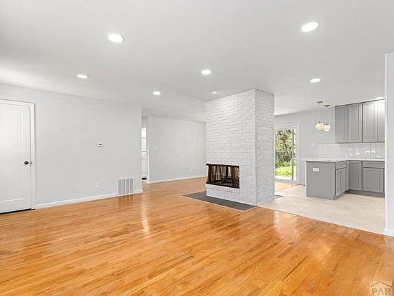 2nd image of 67 Loch Lomond Ln