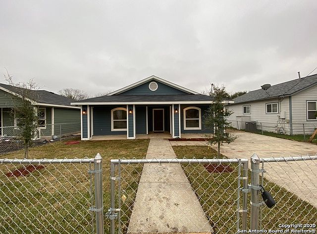 1st image of 230 Pickford Ave