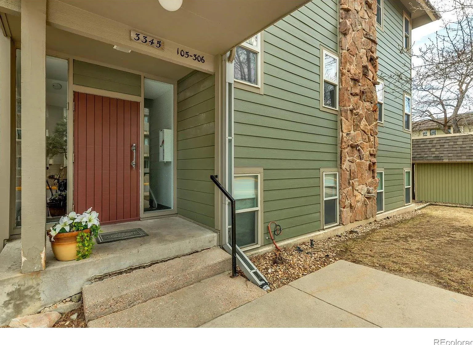 2 bed, 1.0 bath, 862 sqft, $1,770 — Photo 1