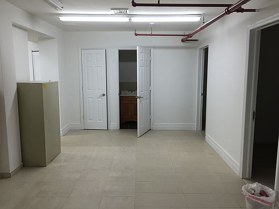 4th image of 19021 Jamaica Ave Ste A