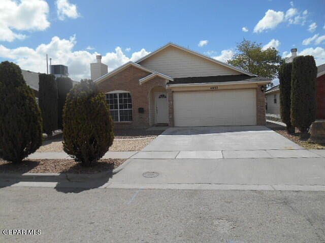 1st image of 11872 Oak Crossing Dr