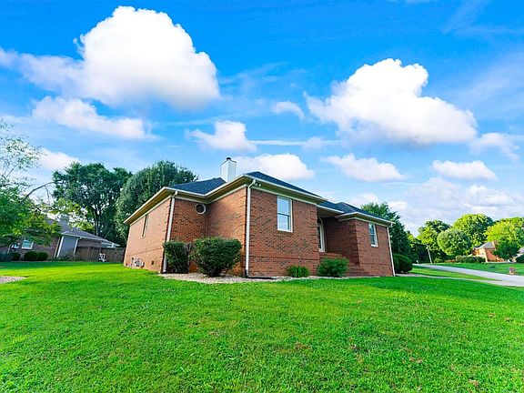 2nd image of 2829 Edward Dr
