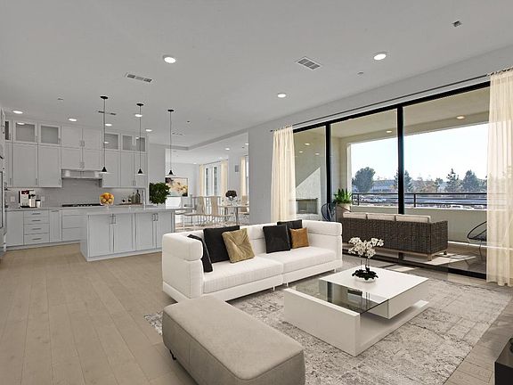 Gracious Living Area, Kitchen and Great Room