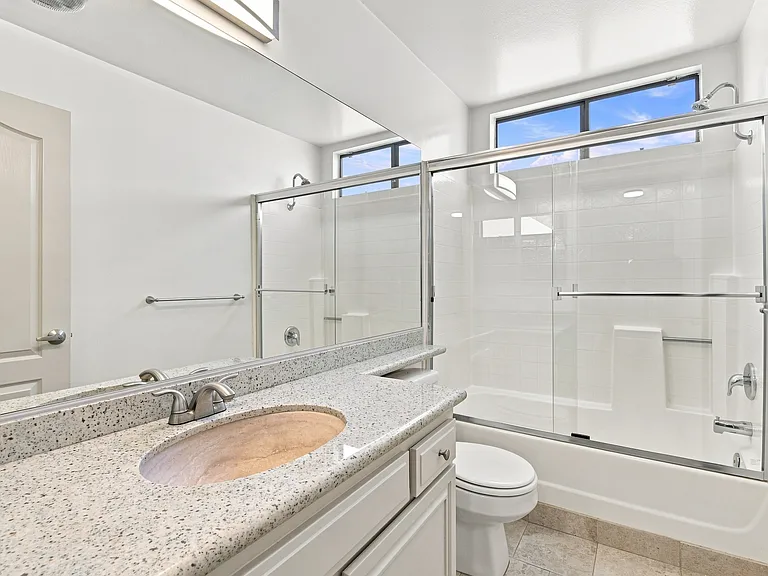 4247 Matilija Ave #102 — Photo 27