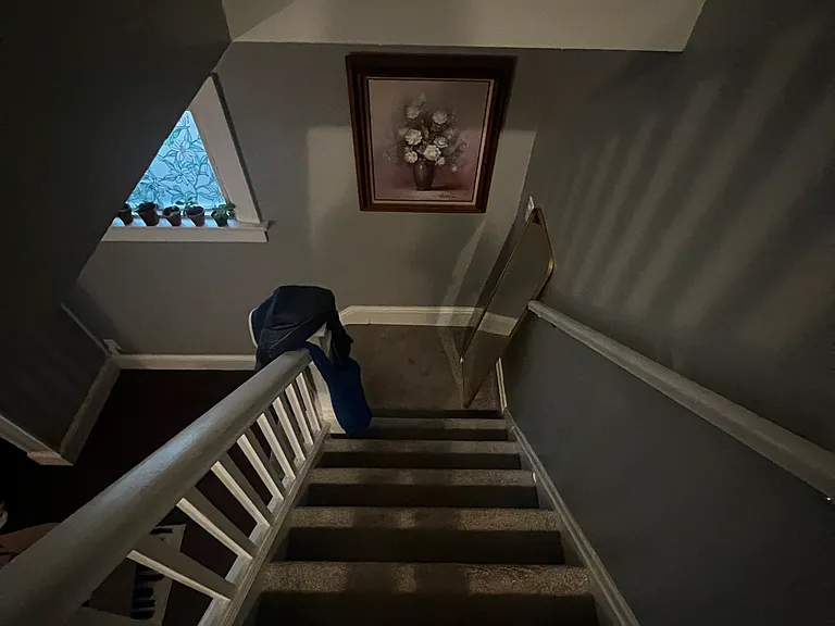 239 Illinois Ave — Photo 16